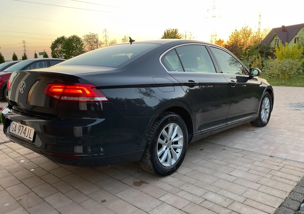 Volkswagen Passat cena 62900 przebieg: 222300, rok produkcji 2018 z Inowrocław małe 106